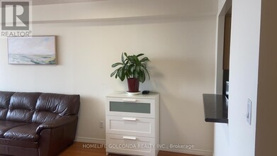 75-1075 Bamburgh Cir in Toronto, ON - Building Photo - Building Photo