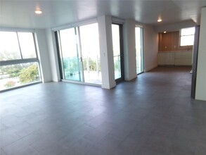 1025 92nd St, Unit 601 in Bay Harbor Islands, FL - Foto de edificio - Building Photo