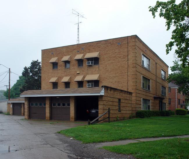 3541 Grantley Rd in Toledo, OH - Building Photo - Building Photo