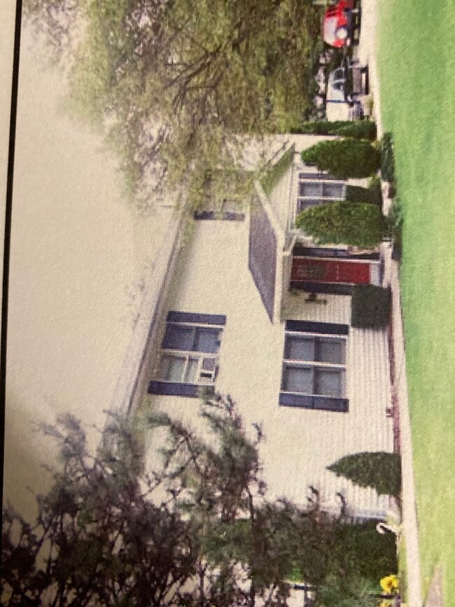 322 Valley Rd, Unit #201