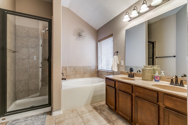 1530 Wild Fire in San Antonio, TX - Building Photo - Building Photo