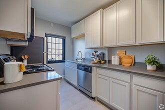 Hyde Park Terrace in Cincinnati, OH - Foto de edificio - Building Photo