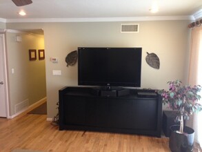 841 Cortez St in Costa Mesa, CA - Building Photo - Building Photo