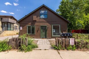 306 S Humphreys St in Flagstaff, AZ - Building Photo