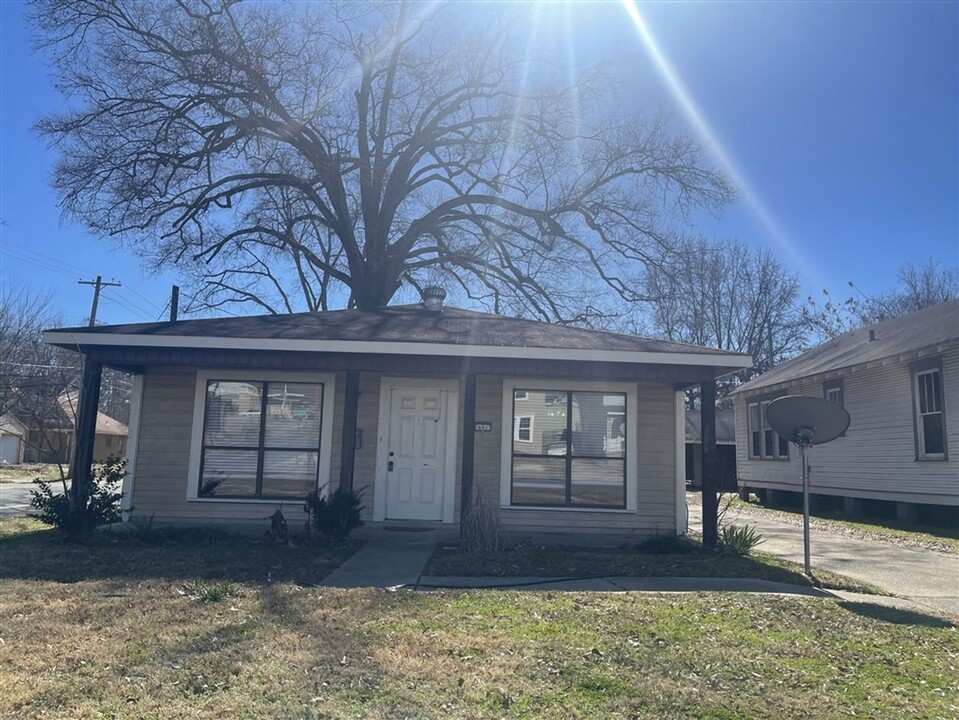 401 Atkins Ave in Shreveport, LA - Building Photo