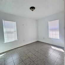 116 E Jack Ave in Baytown, TX - Building Photo - Building Photo