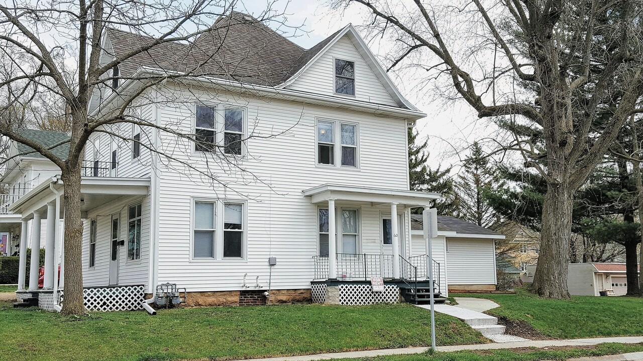 601 South Academy Street in Stoughton, WI - Building Photo