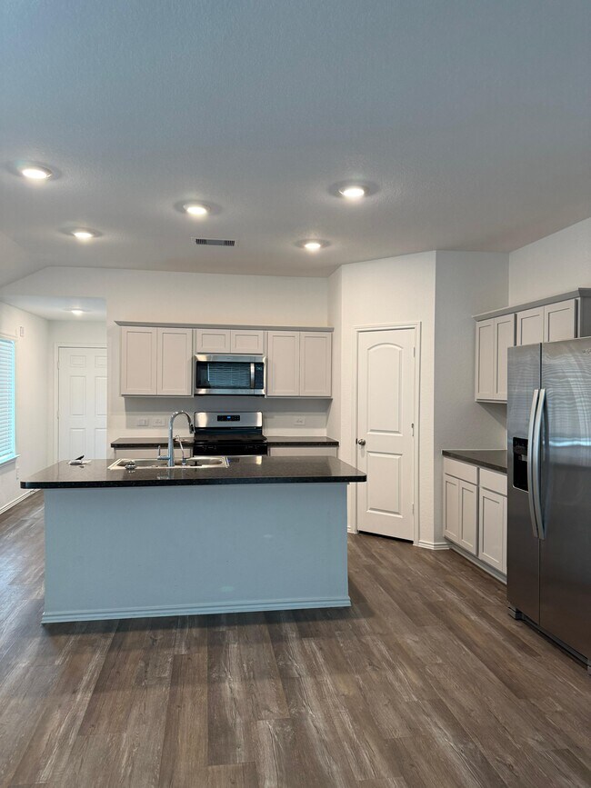 property at 6007 Diamond Vis Ct