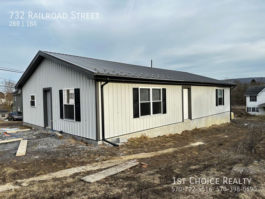 732 Railroad St in Jersey Shore, PA - Building Photo