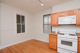 1009 N Sacramento Ave, Unit M04H in Chicago, IL - Building Photo - Building Photo