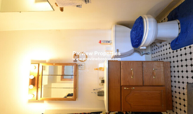 346 Faneuil St, Unit 3 in Boston, MA - Building Photo - Building Photo