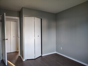 434 Kenyon Ave in Romeoville, IL - Foto de edificio - Building Photo