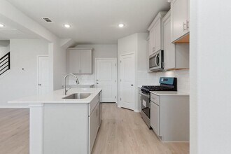 668 Backstays Lp in Kyle, TX - Building Photo - Building Photo