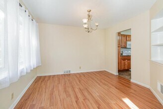 1604 Carlisle Rd in Camp Hill, PA - Building Photo - Building Photo
