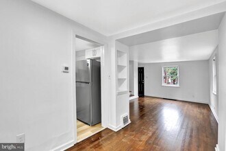 331 Oakland St in Trenton, NJ - Building Photo - Building Photo