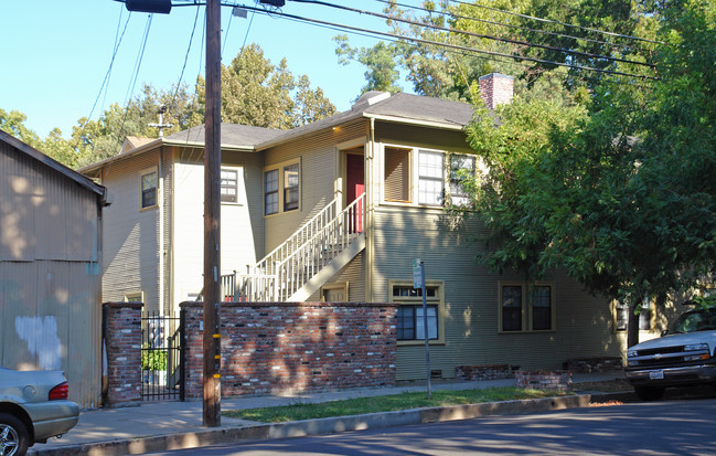 330 U St in Sacramento, CA - Foto de edificio - Building Photo