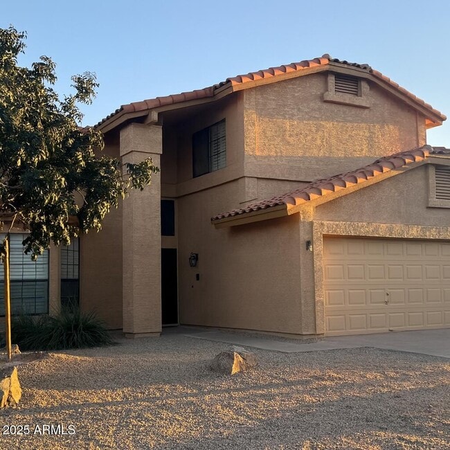 property at 5513 E Grovers Ave