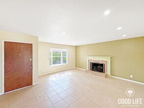 2526 Meadow Ln in Escondido, CA - Building Photo - Building Photo