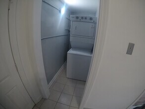 1700 N Monticello Ave, Unit 1 in Chicago, IL - Foto de edificio - Building Photo