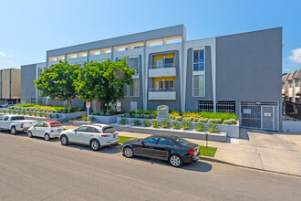 Addison Arms, LP in Sherman Oaks, CA - Building Photo - Building Photo