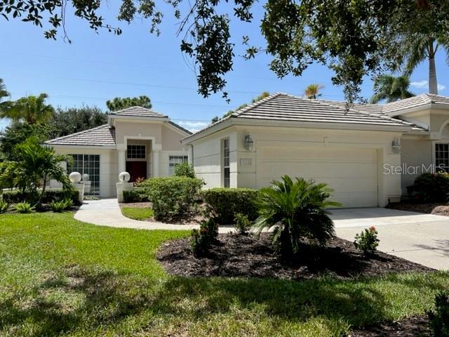 7330 Kensington Ct in Bradenton, FL - Foto de edificio