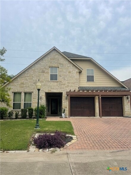 property at 34 Cotswold Ln