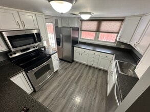 3974 Maricarr Dr in Dayton, OH - Building Photo - Building Photo