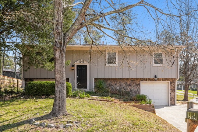 property at 2194 Cherokee Valley Cir