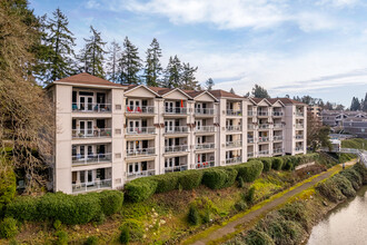 Waverly Landing Apartments (por) in Portland, OR - Building Photo - Building Photo