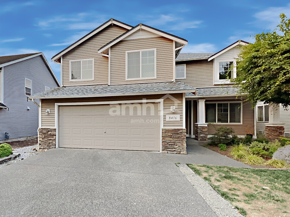 8416 205th Street Ct E in Spanaway, WA - Building Photo