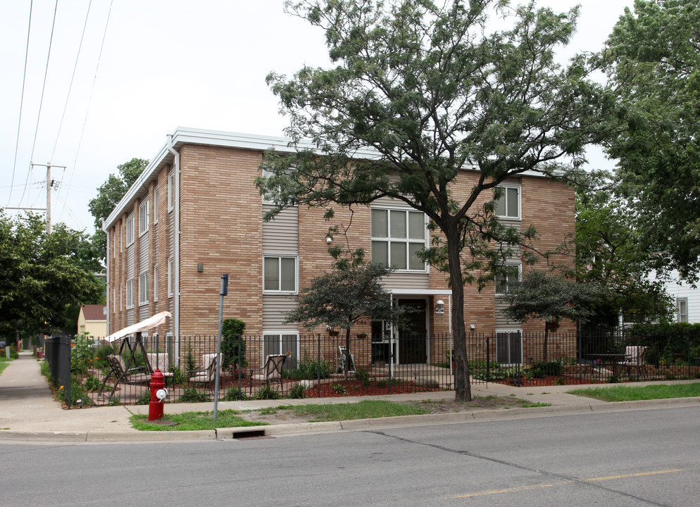 3154 Bloomington Ave S in Minneapolis, MN - Foto de edificio