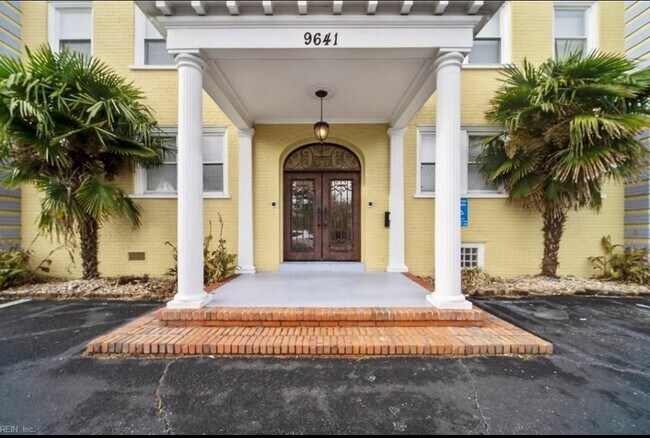 9641 Norfolk Ave, Unit Unit 207 in Norfolk, VA - Building Photo - Building Photo