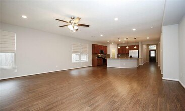 1938 Elkington Cir in Conroe, TX - Building Photo - Building Photo
