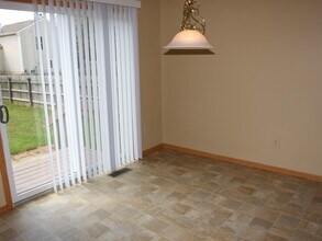 395 Belfair Dr in Galloway, OH - Building Photo - Building Photo