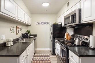 Regency Square in Chamblee, GA - Foto de edificio - Building Photo