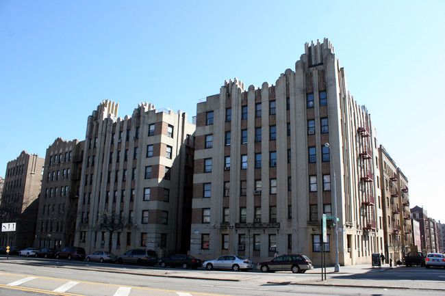 2820 Grand Concourse in Bronx, NY - Building Photo - Building Photo