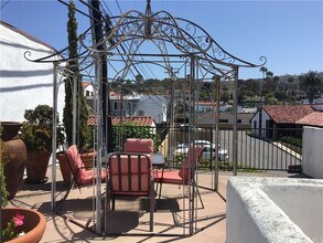 147 Avenida Serra in San Clemente, CA - Building Photo - Building Photo