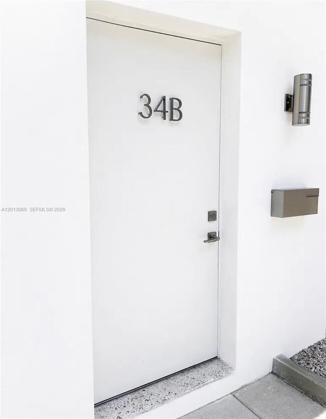 34 SE 1st Ave in Dania Beach, FL - Building Photo - Building Photo