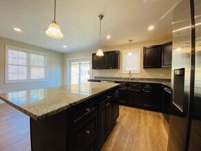 5 Glacier Path in Middleboro, MA - Building Photo - Building Photo