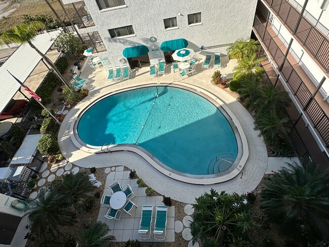 4600 Ocean Beach Blvd, Unit 101 in Cocoa Beach, FL - Building Photo - Building Photo