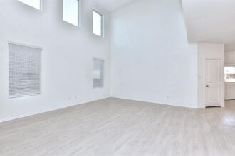 18010 Cedar Waxwing Wy in Pflugerville, TX - Building Photo - Building Photo