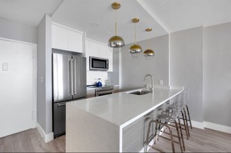 380 Mountain Rd-Unit -911 in Union City, NJ - Building Photo - Building Photo