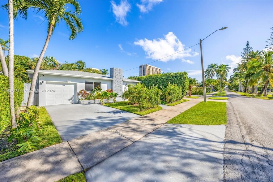 1567 NE 110th St in Miami, FL - Building Photo