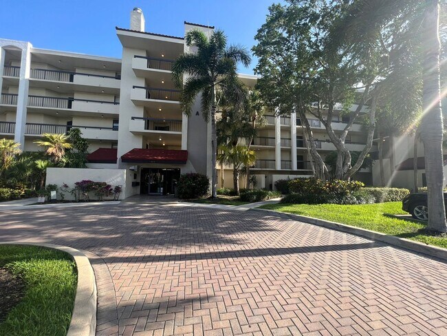 825 Egret Cir in Delray Beach, FL - Building Photo - Building Photo