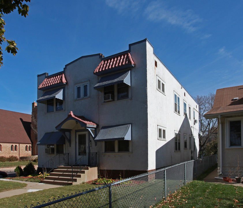 4101 Cedar Ave S in Minneapolis, MN - Building Photo