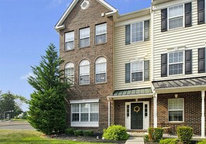 14 N School Ln in Souderton, PA - Building Photo