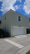 17065 SW 93rd St in Miami, FL - Building Photo - Building Photo