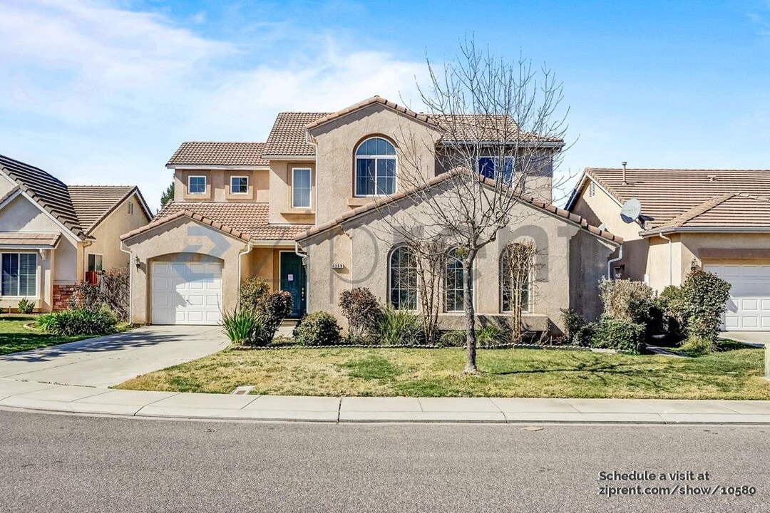 4209 Laguna Seca Ct in Modesto, CA - Foto de edificio