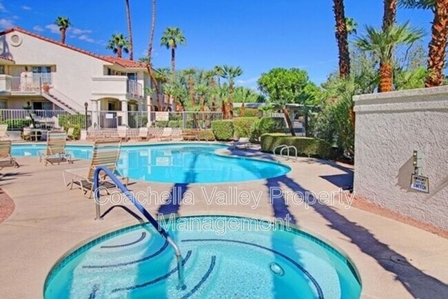 500 S Farrell Dr in Palm Springs, CA - Building Photo - Building Photo