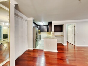 3201 Lenox Rd NE, Unit Apt 39 in Atlanta, GA - Building Photo - Building Photo